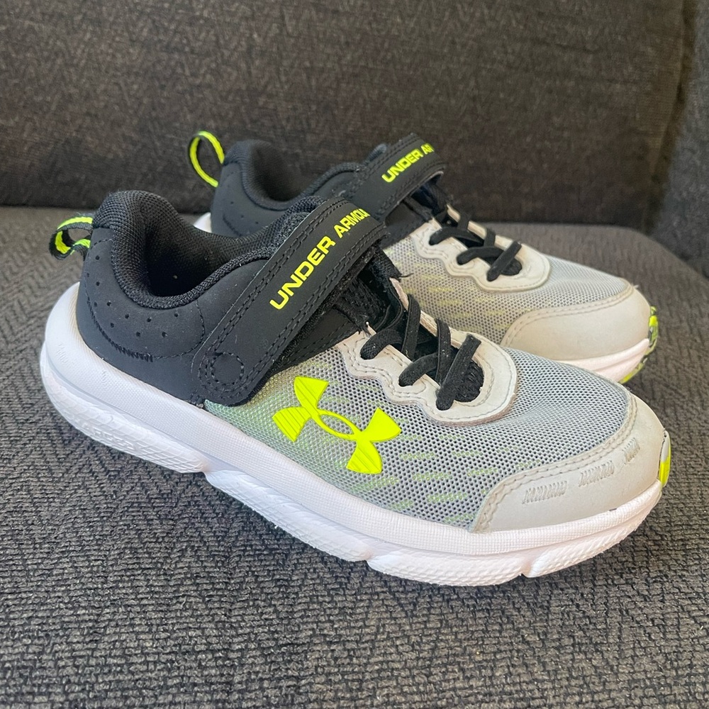 Under Armour Boy Shoes
